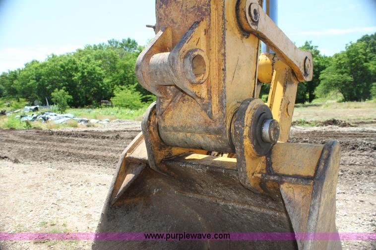 image for item H7463 1994 Caterpillar 330L excavator