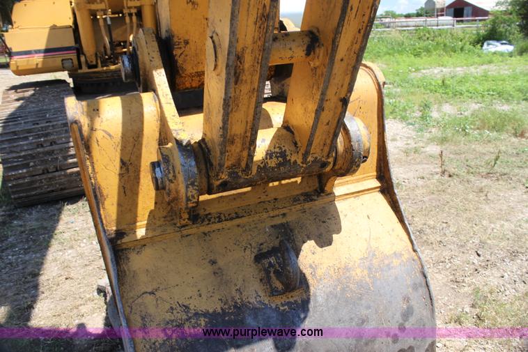image for item H7463 1994 Caterpillar 330L excavator