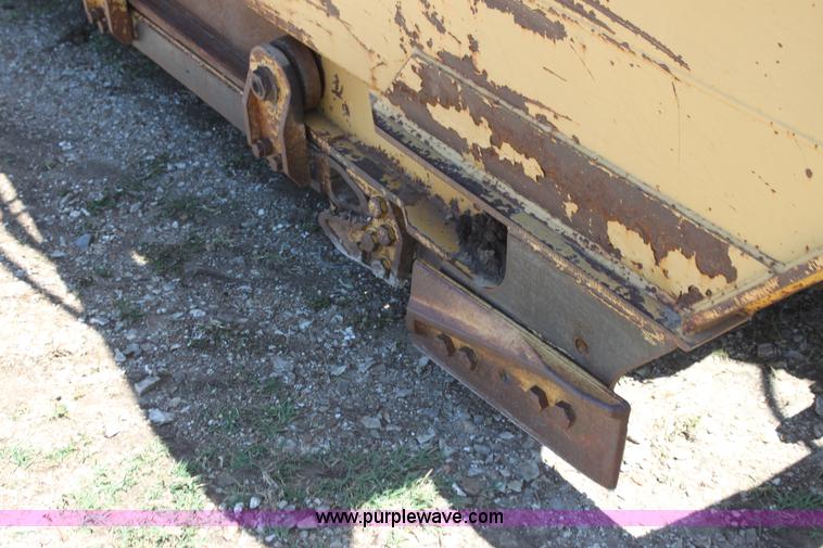 image for item H7464 2000 Caterpillar 615C Series II paddle scraper