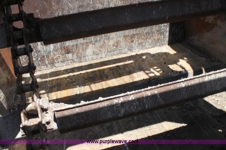 image for item H7464 2000 Caterpillar 615C Series II paddle scraper