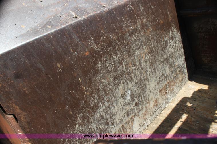 image for item H7464 2000 Caterpillar 615C Series II paddle scraper