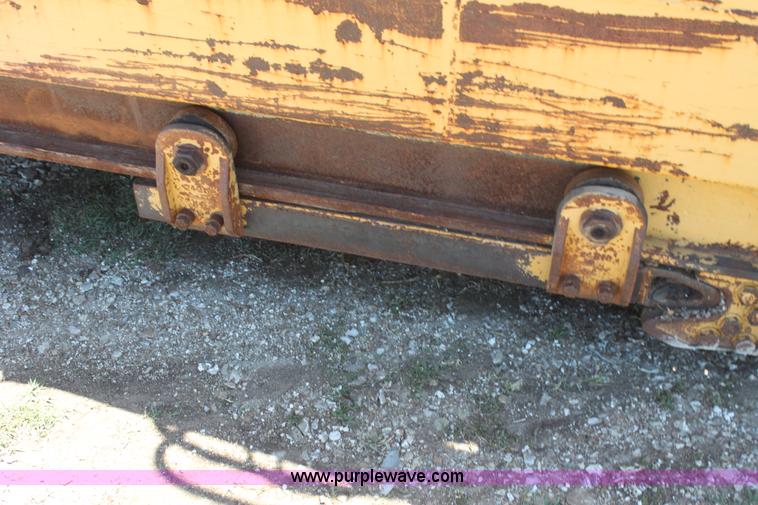 image for item H7464 2000 Caterpillar 615C Series II paddle scraper