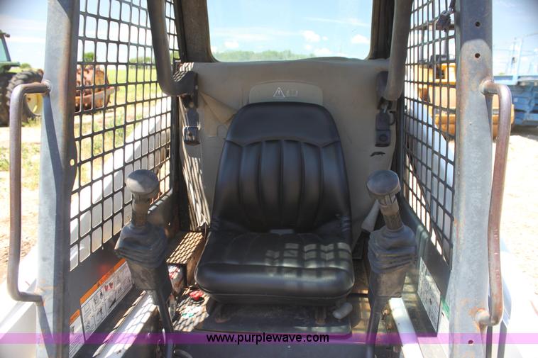 image for item H7465 2000 Bobcat 864 Advantage track skid steer