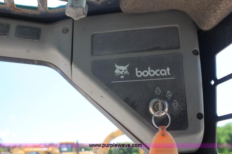 image for item H7465 2000 Bobcat 864 Advantage track skid steer