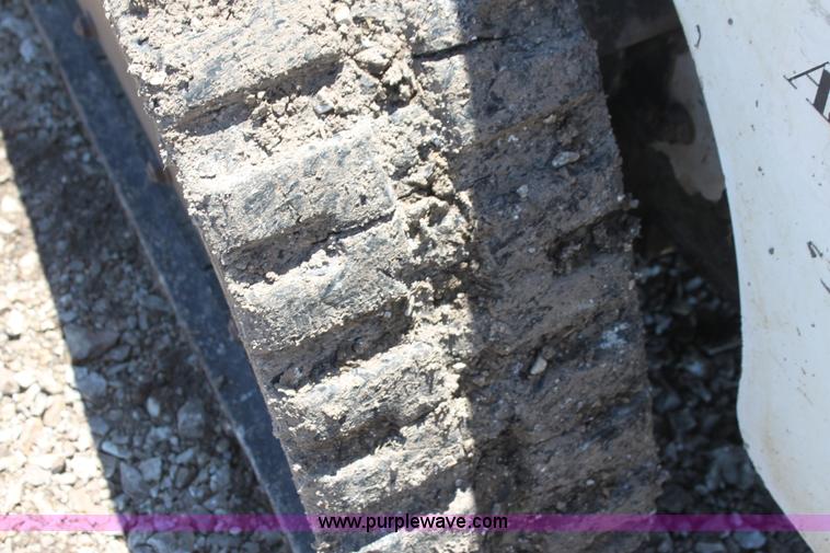 image for item H7465 2000 Bobcat 864 Advantage track skid steer