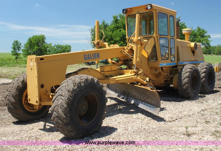 image for item H7466 1980 Galion A550 articulated motor grader