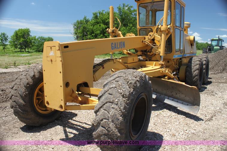 image for item H7466 1980 Galion A550 articulated motor grader