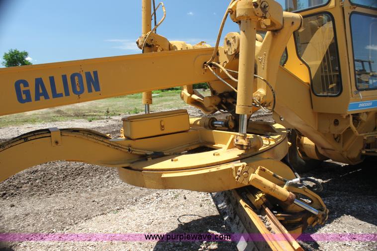 image for item H7466 1980 Galion A550 articulated motor grader