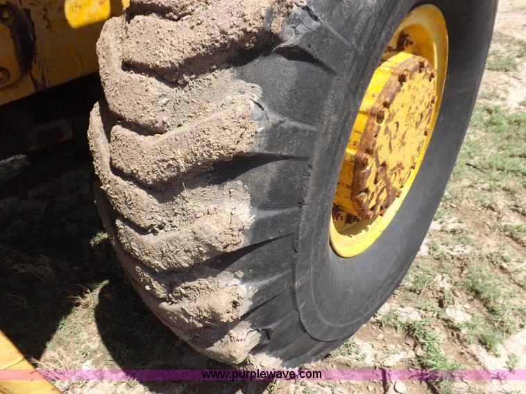 image for item I7724 1964 Caterpillar 944A wheel loader