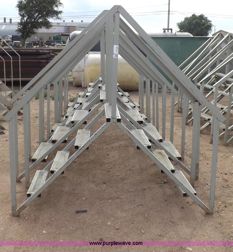 image for item I7729 (7) containment dike steps