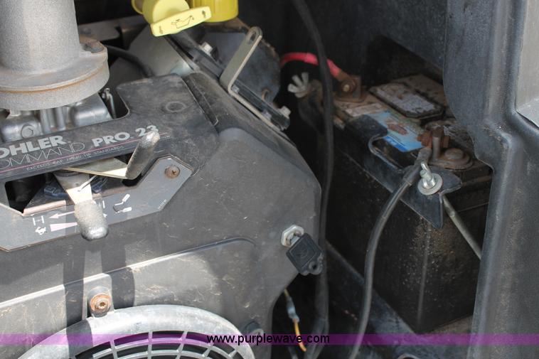 image for item T9066 2009 Ditch Witch R230 trencher