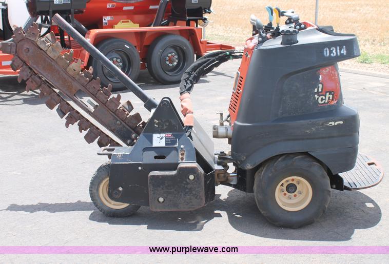 image for item T9067 2009 Ditch Witch R230 trencher