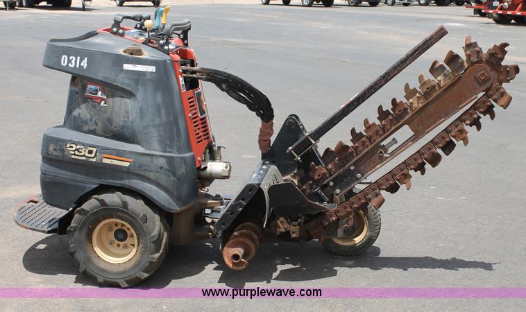 image for item T9067 2009 Ditch Witch R230 trencher