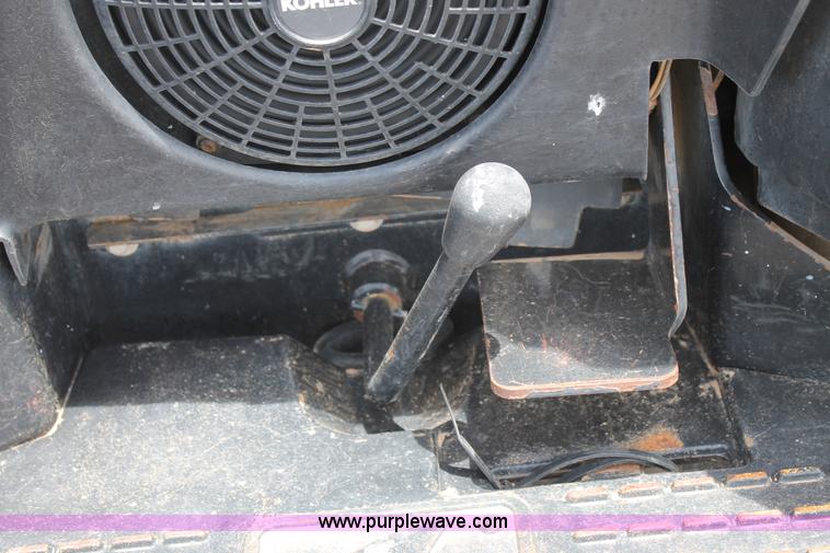 image for item T9067 2009 Ditch Witch R230 trencher