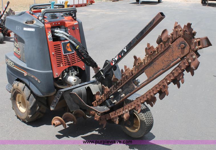 image for item T9068 2008 Ditch Witch R230 trencher
