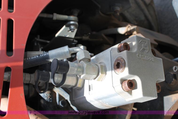 image for item T9068 2008 Ditch Witch R230 trencher