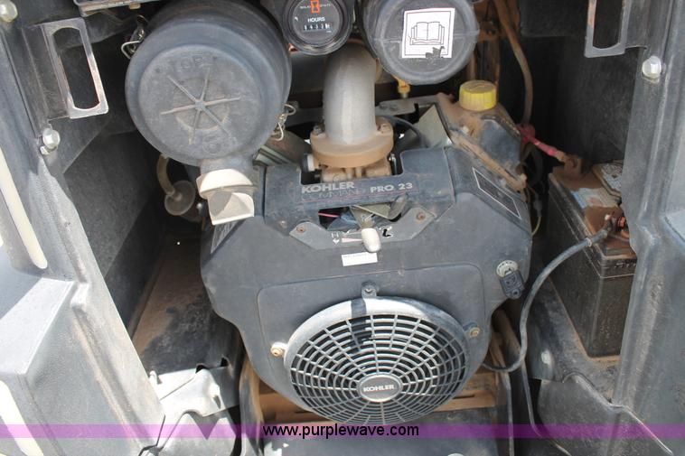 image for item T9068 2008 Ditch Witch R230 trencher