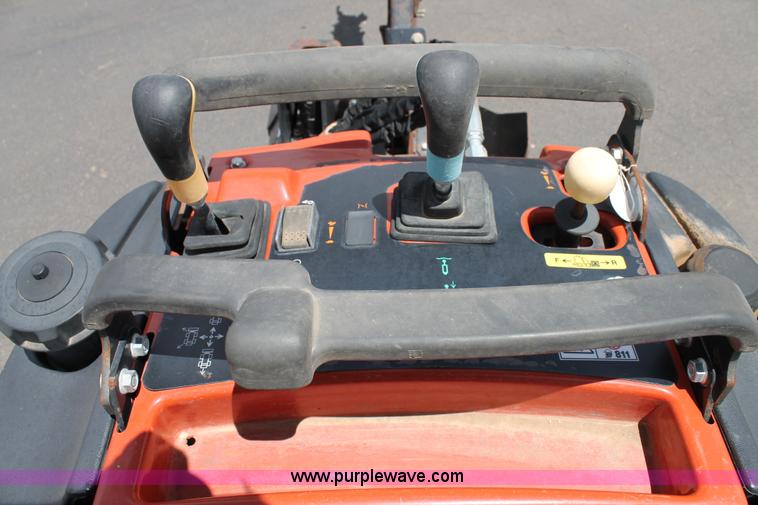 image for item T9068 2008 Ditch Witch R230 trencher