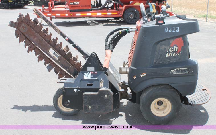 image for item T9069 2009 Ditch Witch R230 trencher