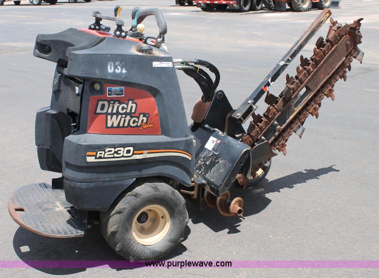 image for item T9069 2009 Ditch Witch R230 trencher