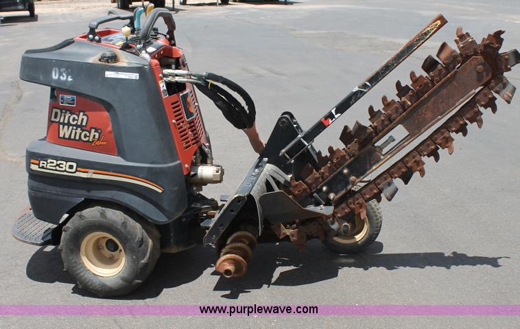 image for item T9069 2009 Ditch Witch R230 trencher