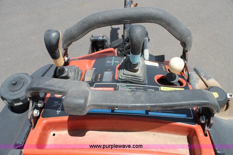 image for item T9069 2009 Ditch Witch R230 trencher