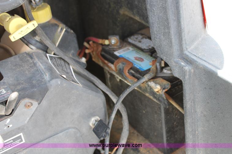 image for item T9069 2009 Ditch Witch R230 trencher