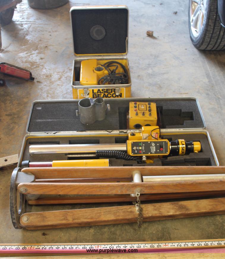 image for item X9280 Laser Beacon 3000 dual grade laser level