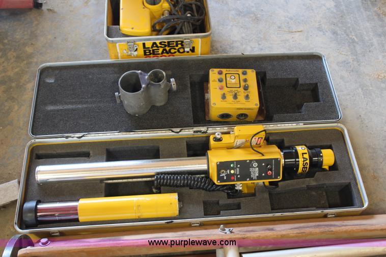 image for item X9280 Laser Beacon 3000 dual grade laser level