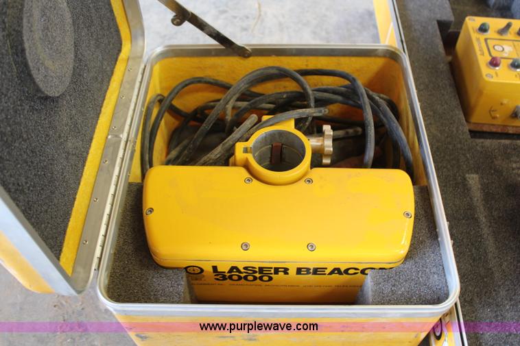 image for item X9280 Laser Beacon 3000 dual grade laser level
