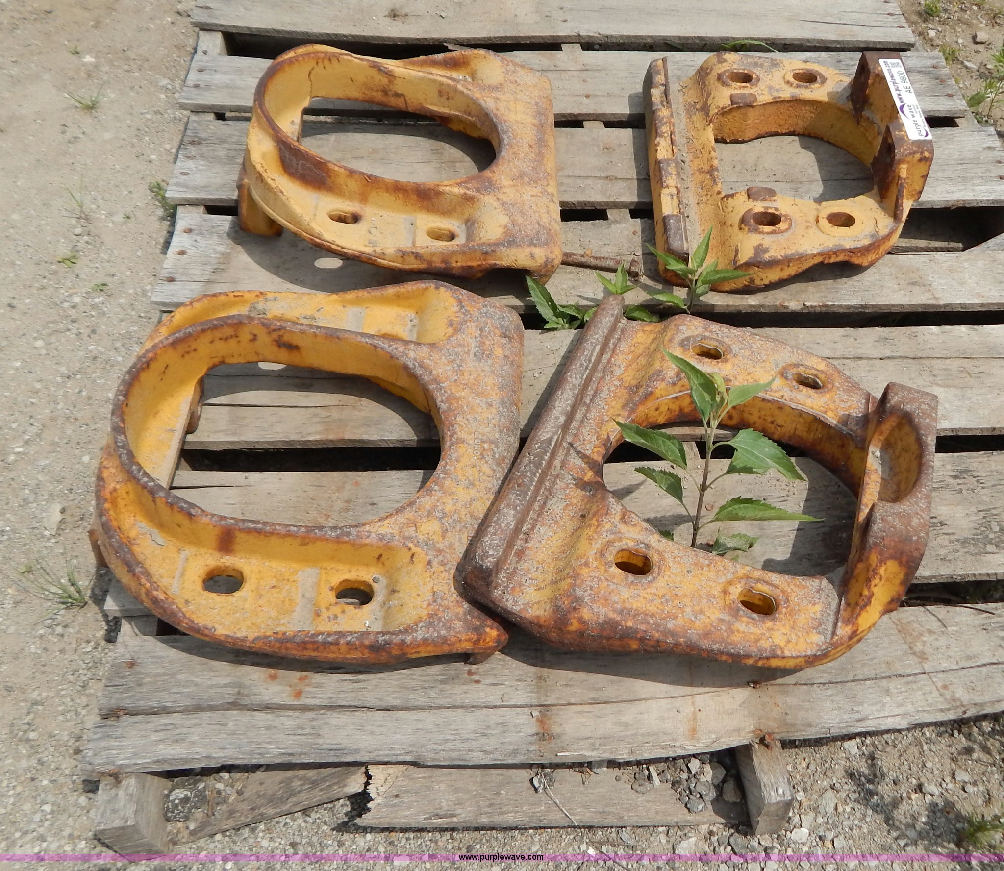 (4) idler guards for Caterpillar D8 dozer in Kansas City, MO | Item ...