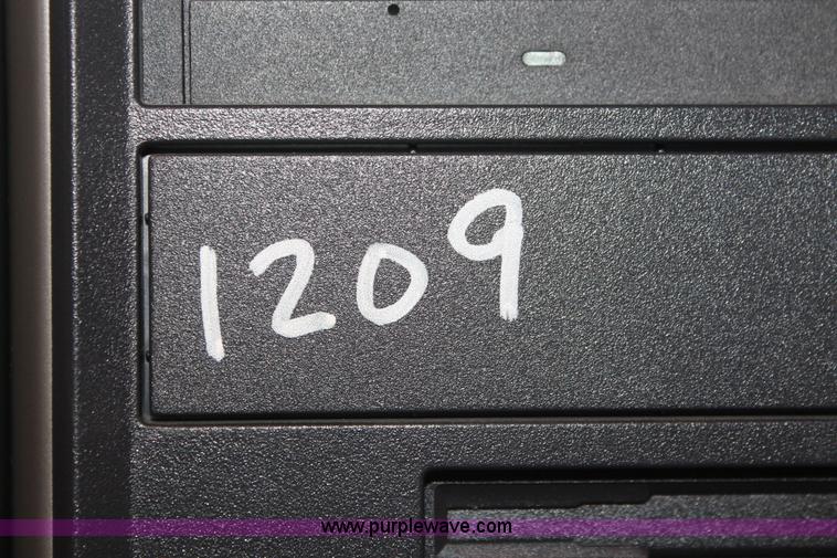 image for item AV9186 (16) assorted Dell computers