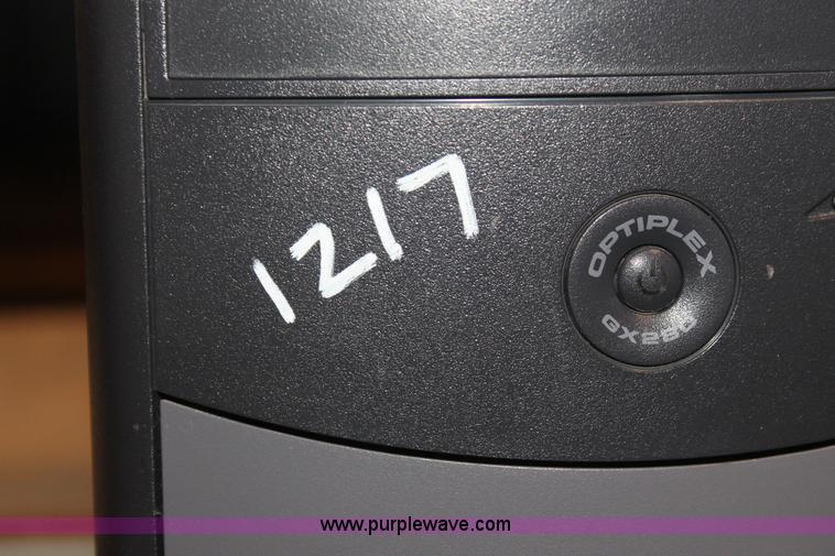 image for item AV9186 (16) assorted Dell computers