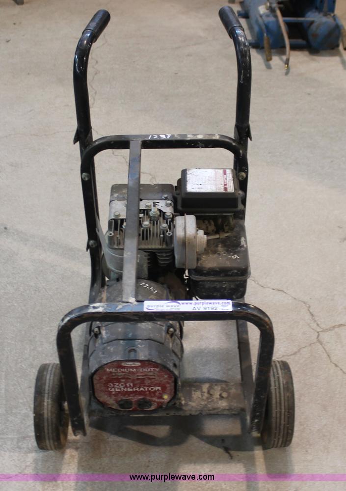 image for item AV9192 Dayton Medium Dut 3ZC11 generator