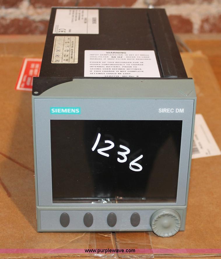image for item AV9193 Danfoss VLT 8000 variable frequency drive 240