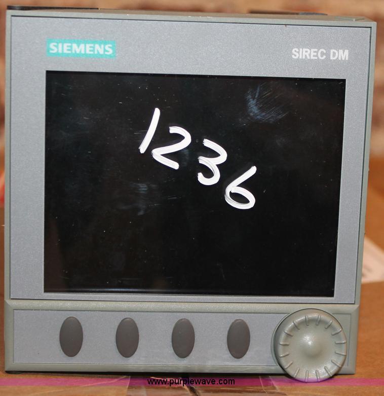 image for item AV9193 Danfoss VLT 8000 variable frequency drive 240