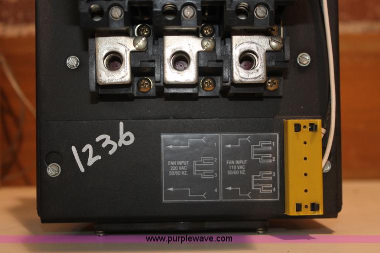 image for item AV9193 Danfoss VLT 8000 variable frequency drive 240