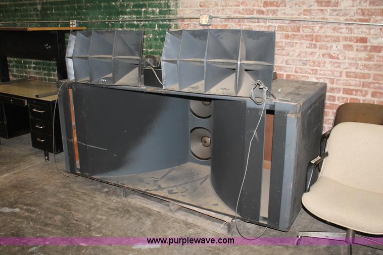 image for item AV9196 Altec Lansing 803B speaker and amplifier