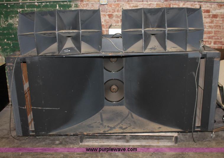 image for item AV9196 Altec Lansing 803B speaker and amplifier