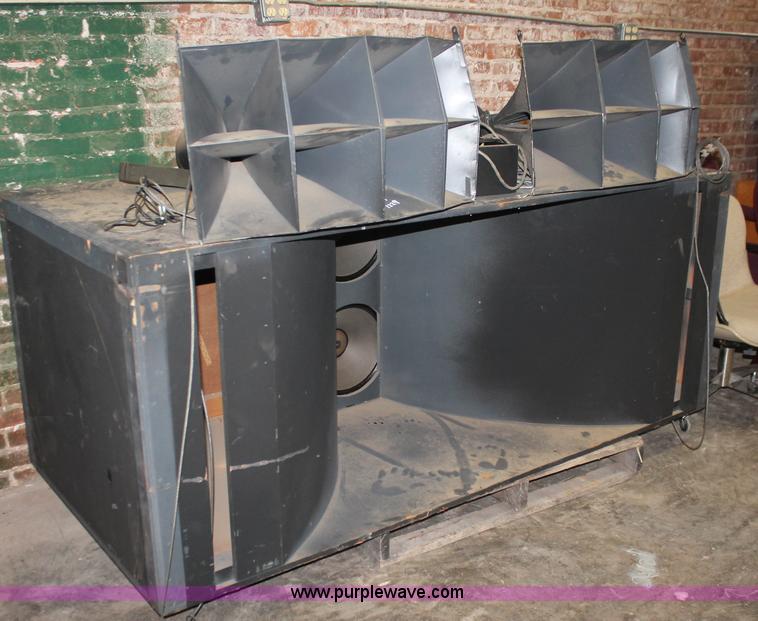 image for item AV9196 Altec Lansing 803B speaker and amplifier