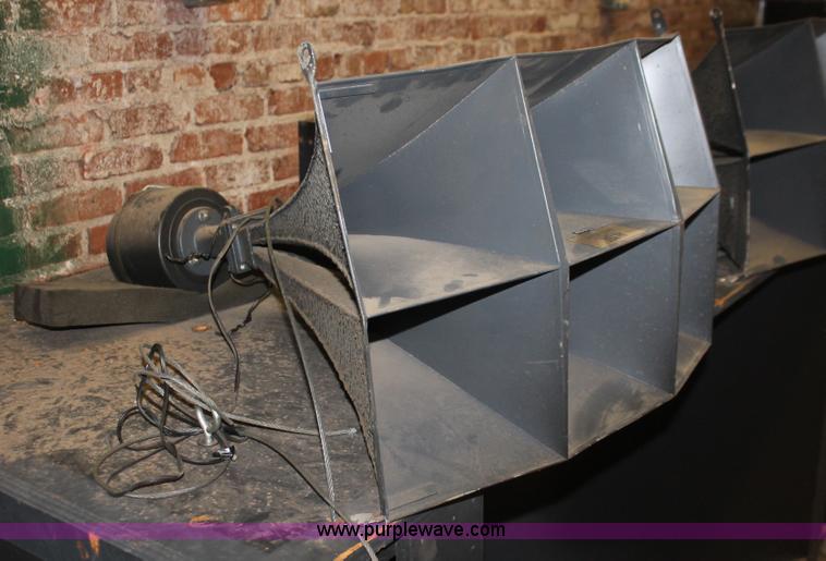 image for item AV9196 Altec Lansing 803B speaker and amplifier