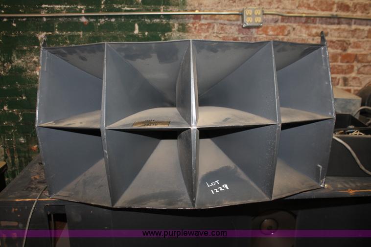 image for item AV9196 Altec Lansing 803B speaker and amplifier