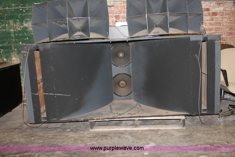 image for item AV9196 Altec Lansing 803B speaker and amplifier