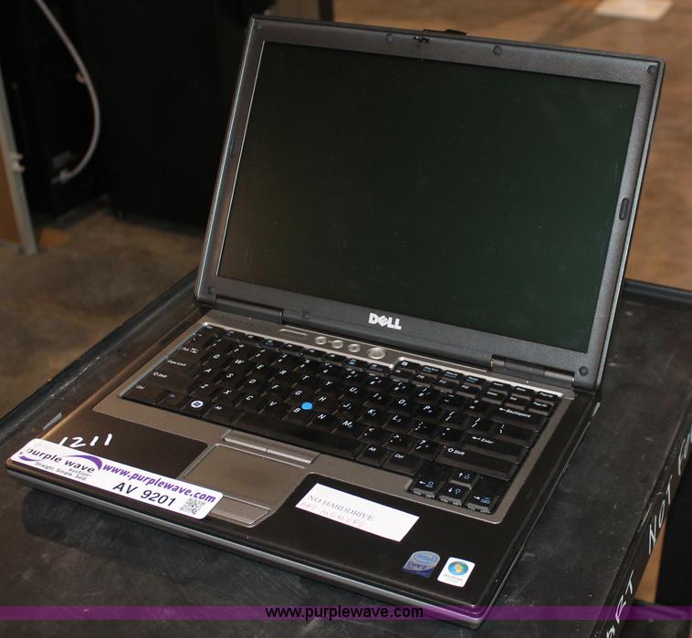 image for item AV9201 Dell Latitide D630 laptop computer