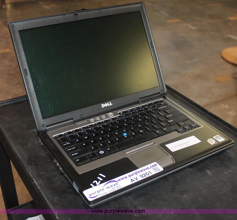 image for item AV9201 Dell Latitide D630 laptop computer