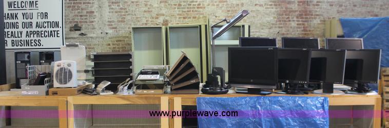 image for item AV9206 Assorted office supplies