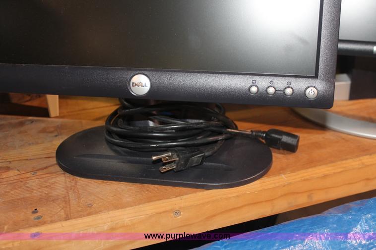 image for item AV9206 Assorted office supplies