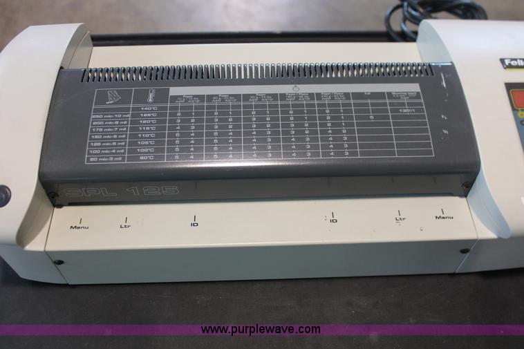 image for item AV9211 Assorted electronics