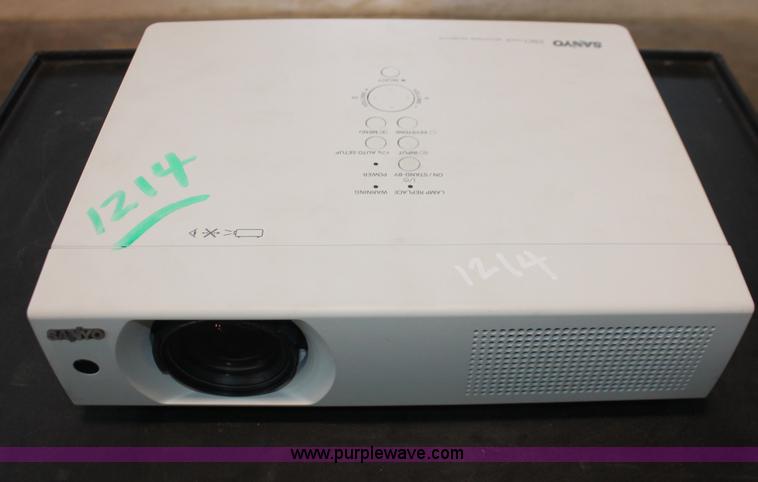 image for item AV9211 Assorted electronics