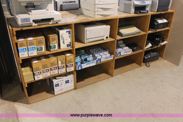 image for item AV9218 Assorted electronics